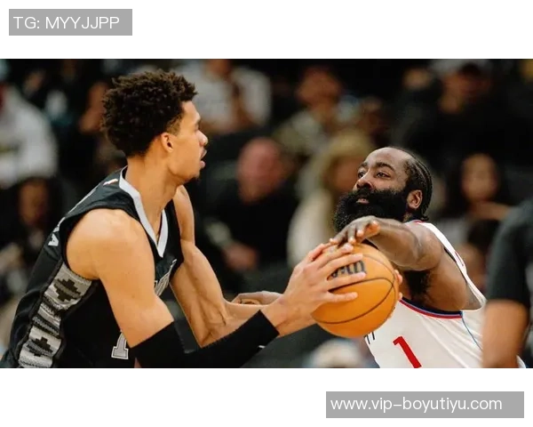 科林斯赞哈登小卡老将风采依旧展现巅峰竞技状态令人惊叹